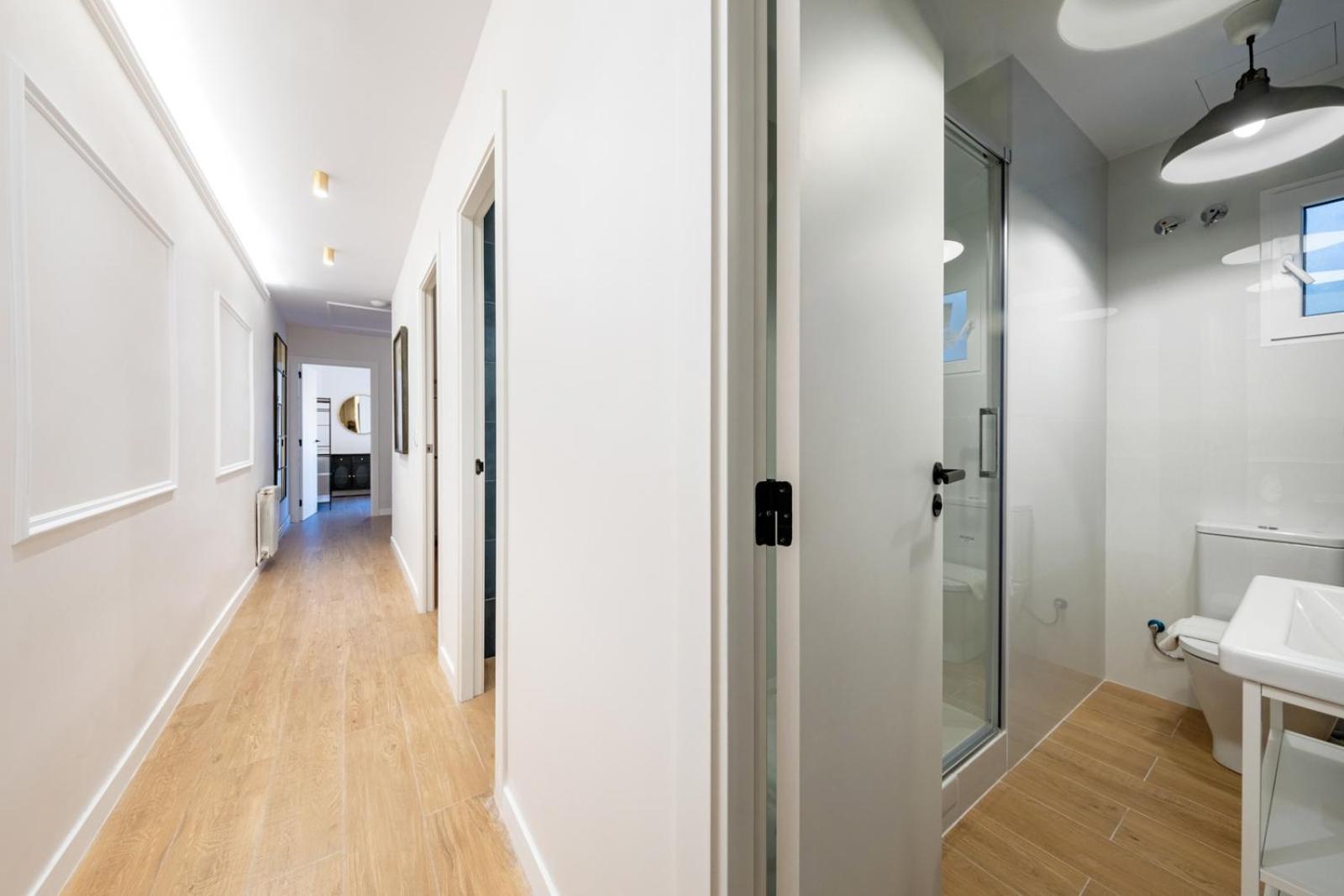 Bebarceloner Eixample - 4 Bedrooms Apartment