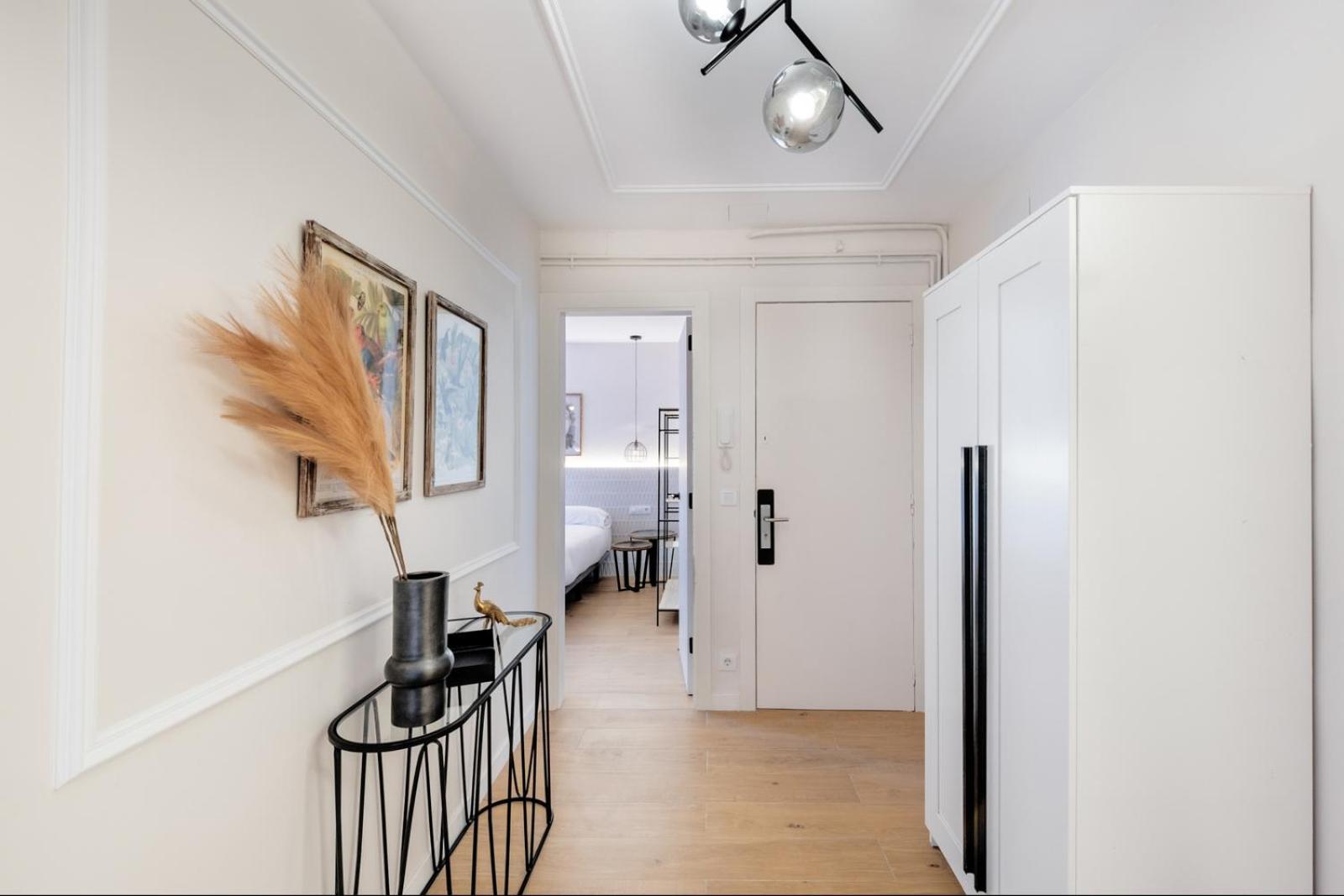 Bebarceloner Eixample - 4 Bedrooms Apartment