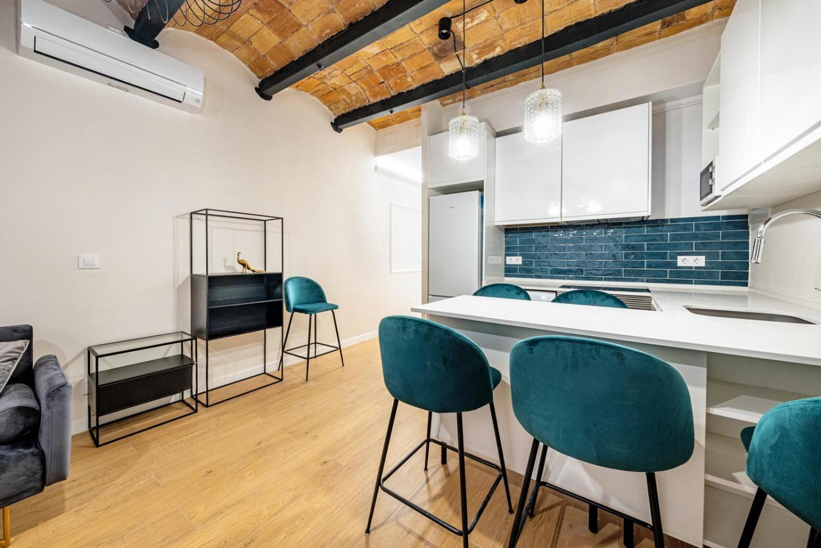 Bebarceloner Eixample - 4 Bedrooms Apartment