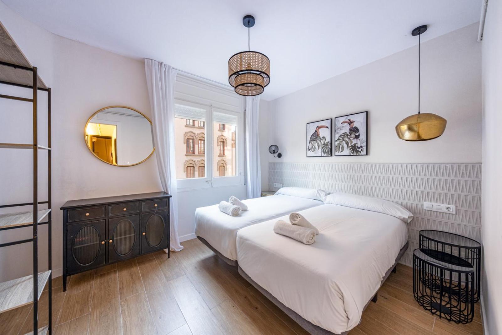 Apartment Bebarceloner Eixample - 4 Bedrooms