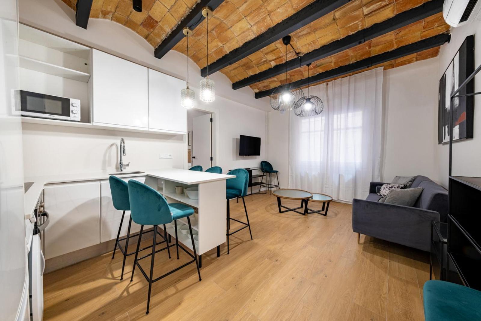 Apartment Bebarceloner Eixample - 4 Bedrooms *