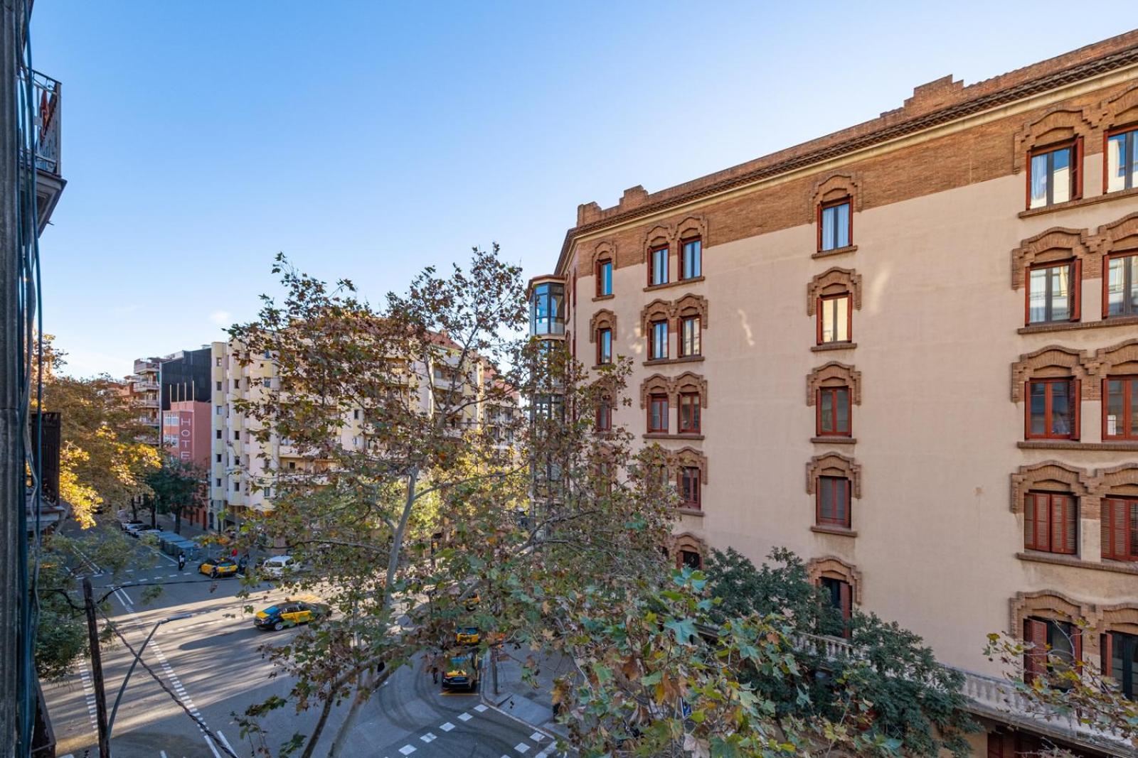 Apartment Bebarceloner Eixample - 4 Bedrooms *